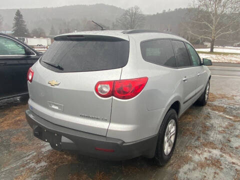 2011 Chevrolet Traverse LS