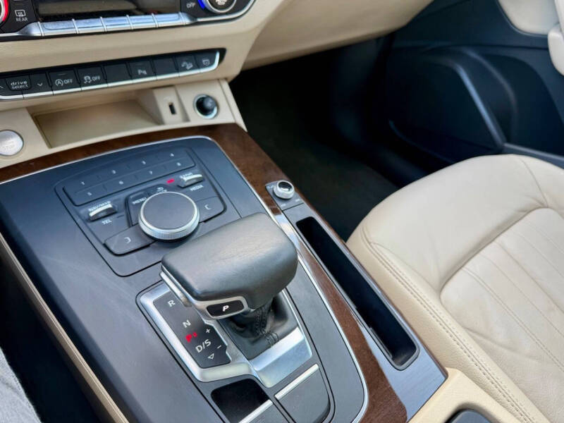 2018 Audi Q5 2.0T quattro Premium Plus