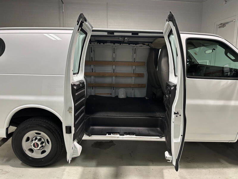 2017 GMC Savana 2500