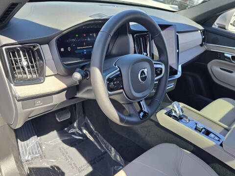 2026 Volvo XC90 T8 Core