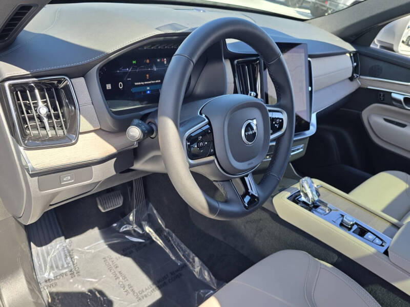 2026 Volvo XC90 T8 Core