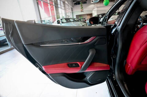 2022 Maserati Ghibli Modena Q4