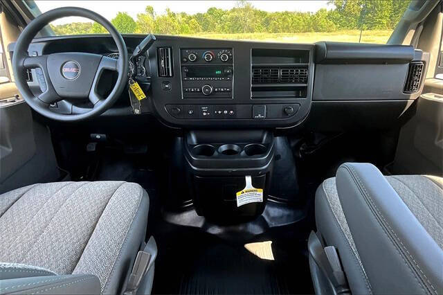 2025 GMC Savana 3500