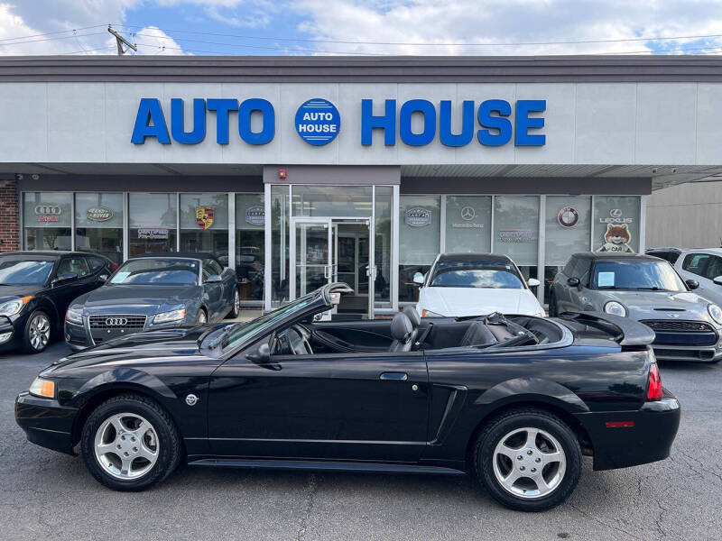 2004 Ford Mustang Deluxe