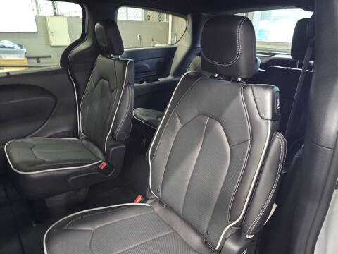 2027 Chrysler Pacifica Limited