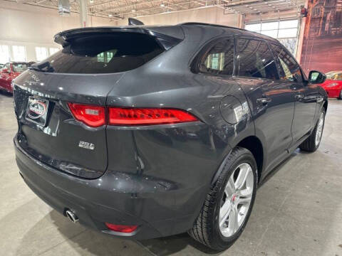 2017 Jaguar F-PACE 35t R-Sport