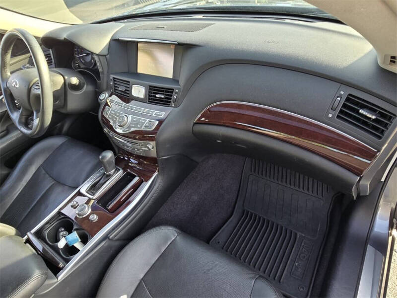 2015 Infiniti Q70 3.7