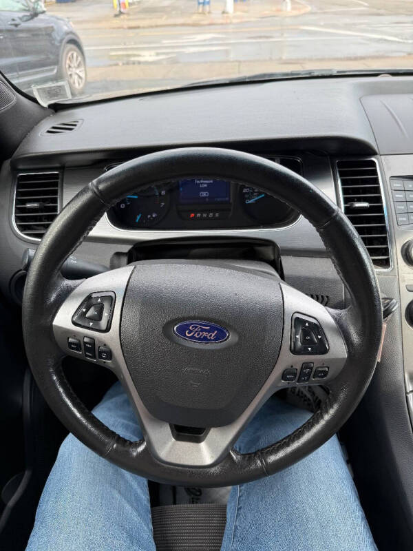 2014 Ford Taurus SEL