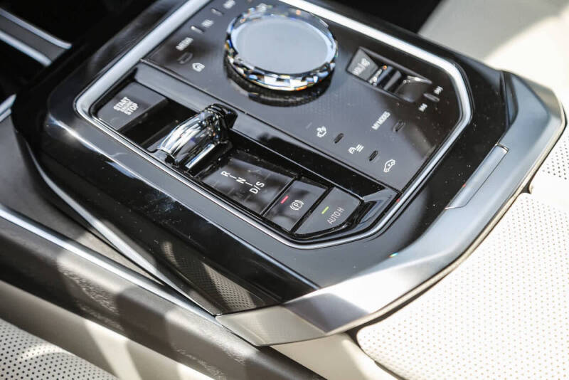 2025 BMW 7 Series 750e xDrive