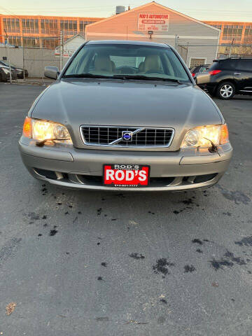 2004 Volvo V40 for sale at Rod's Automotive in Cincinnati OH