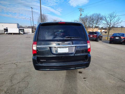 2014 Chrysler Town and Country S