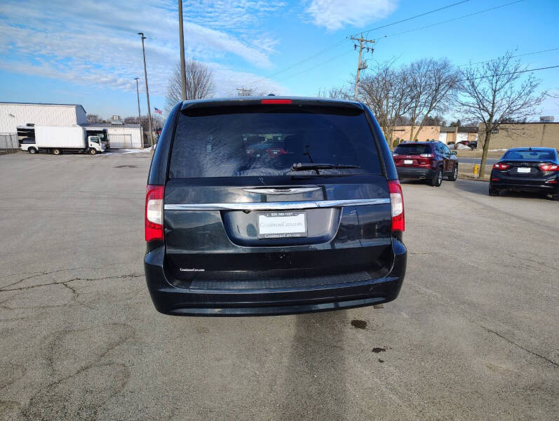 2014 Chrysler Town and Country S