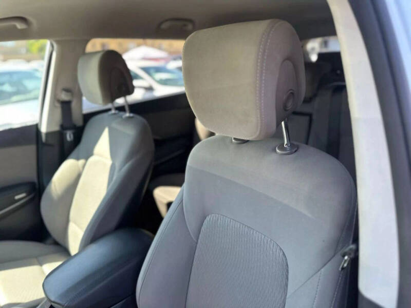 2017 Hyundai Santa Fe SE