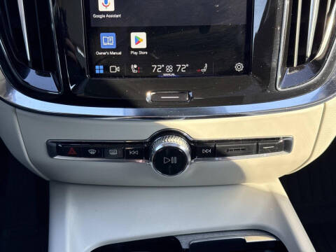 2024 Volvo S60 B5 Ultimate Dark Theme