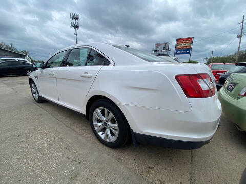 2012 Ford Taurus SE