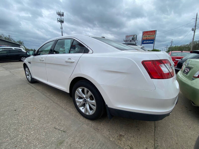 2012 Ford Taurus SE