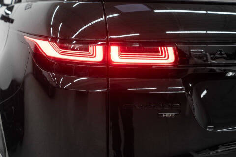 2023 Land Rover Range Rover Evoque P300 R-Dynamic HST