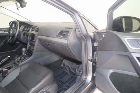 2017 Volkswagen Golf TSI Wolfsburg Edition