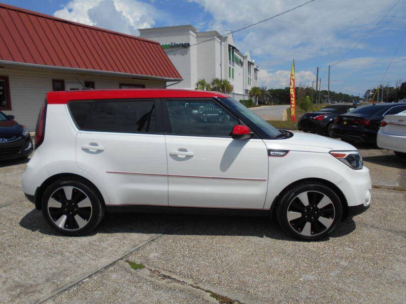 2017 Kia Soul +