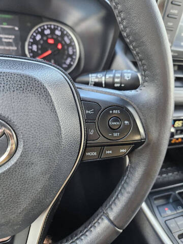 2020 Toyota RAV4 XLE