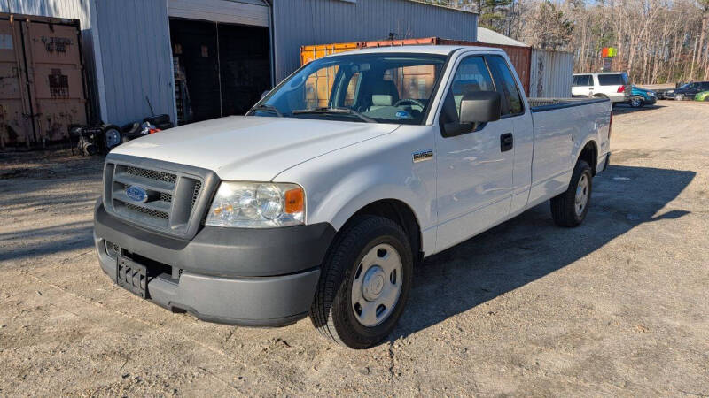 2005 Ford F-150 XL's photo