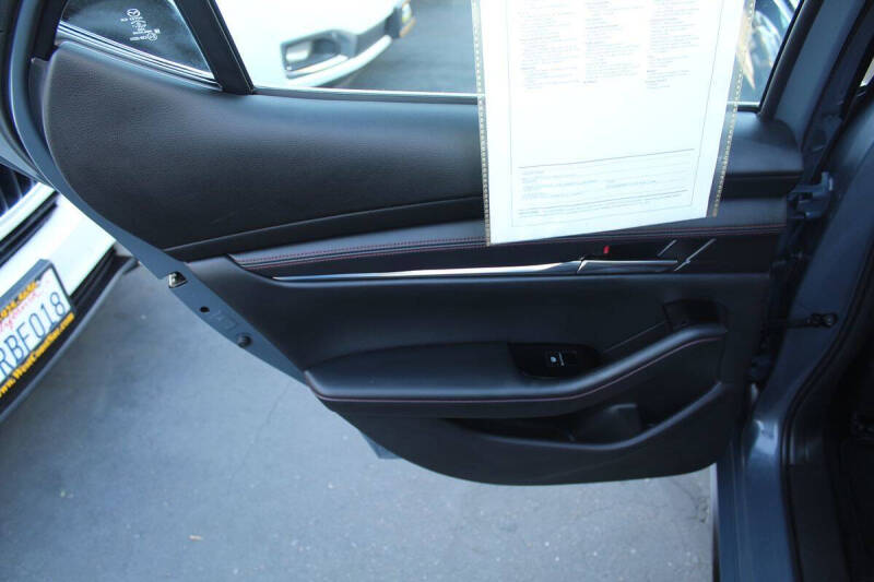 2022 Mazda Mazda3 Hatchback Carbon Edition