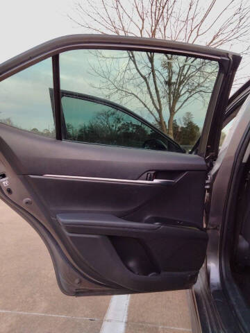 2018 Toyota Camry SE