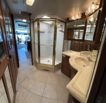 2002 Foretravel GV320 4010