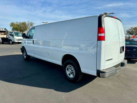 2023 Chevrolet Express 3500