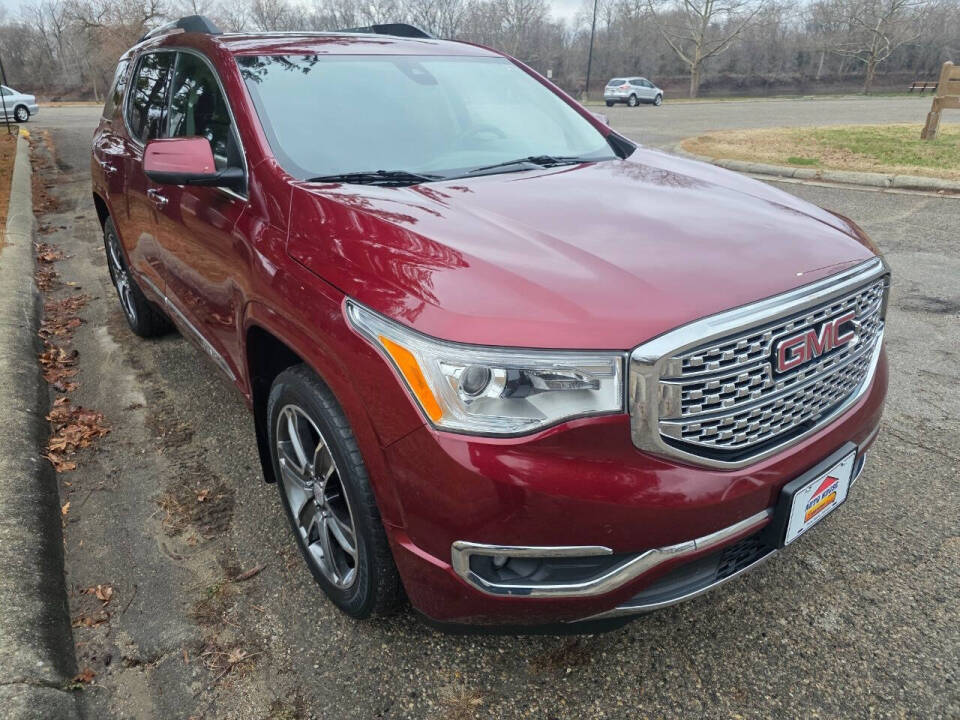 2017 GMC Acadia Denali's photo