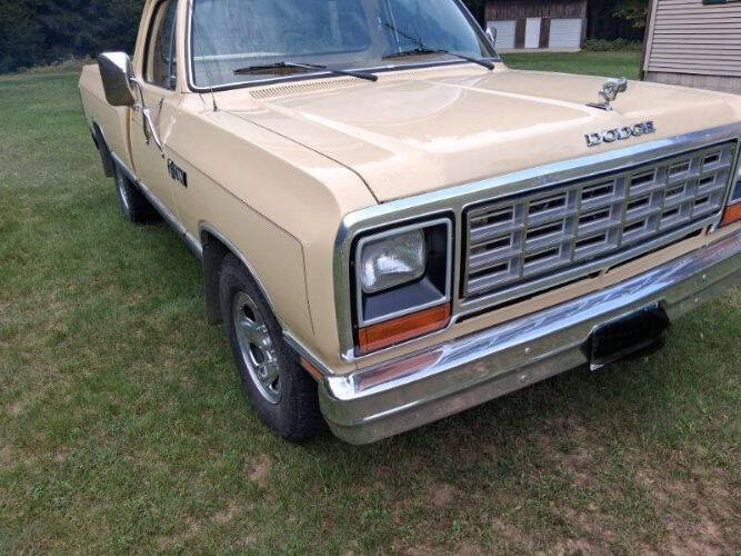 1985 Dodge D100 Pickup