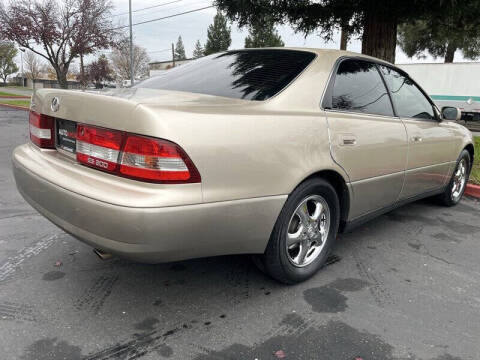 2000 Lexus ES 300