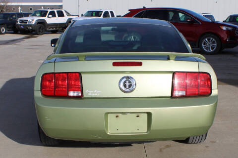 2005 Ford Mustang V6 Deluxe