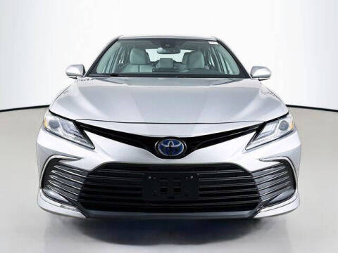 2022 Toyota Camry Hybrid XLE