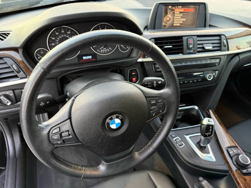2015 BMW 3 Series 320i