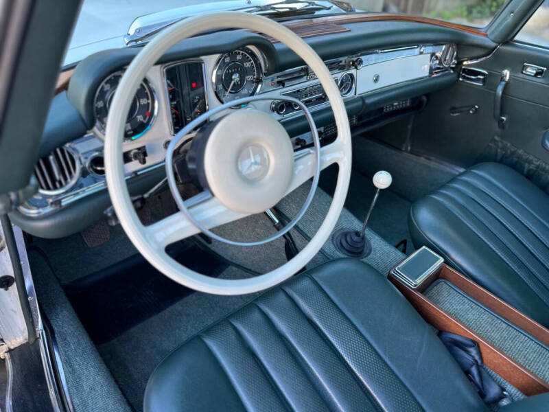 1970 Mercedes-Benz 280-Class