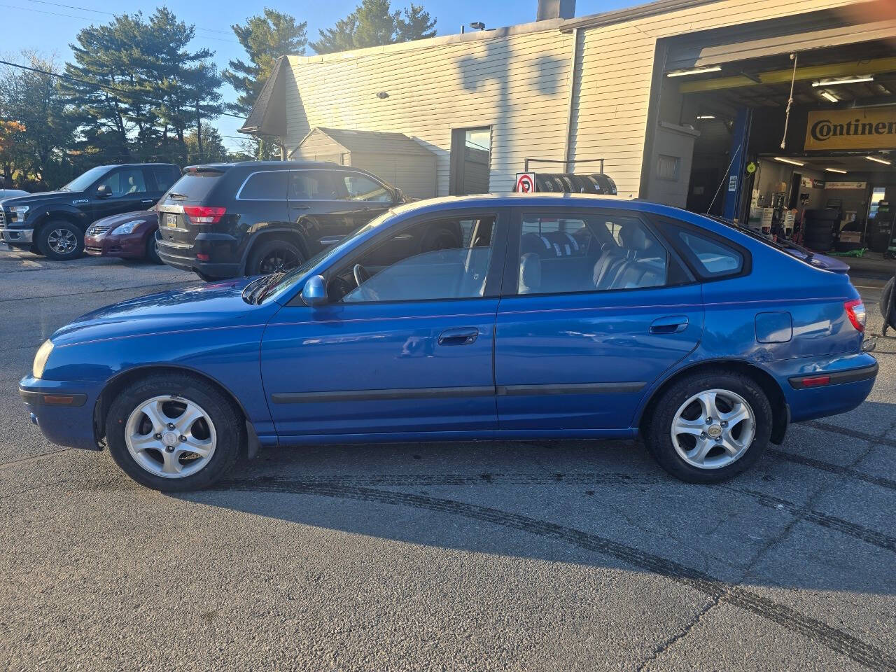 2006 Hyundai ELANTRA for sale at QUEENSGATE AUTO SALES in York, PA