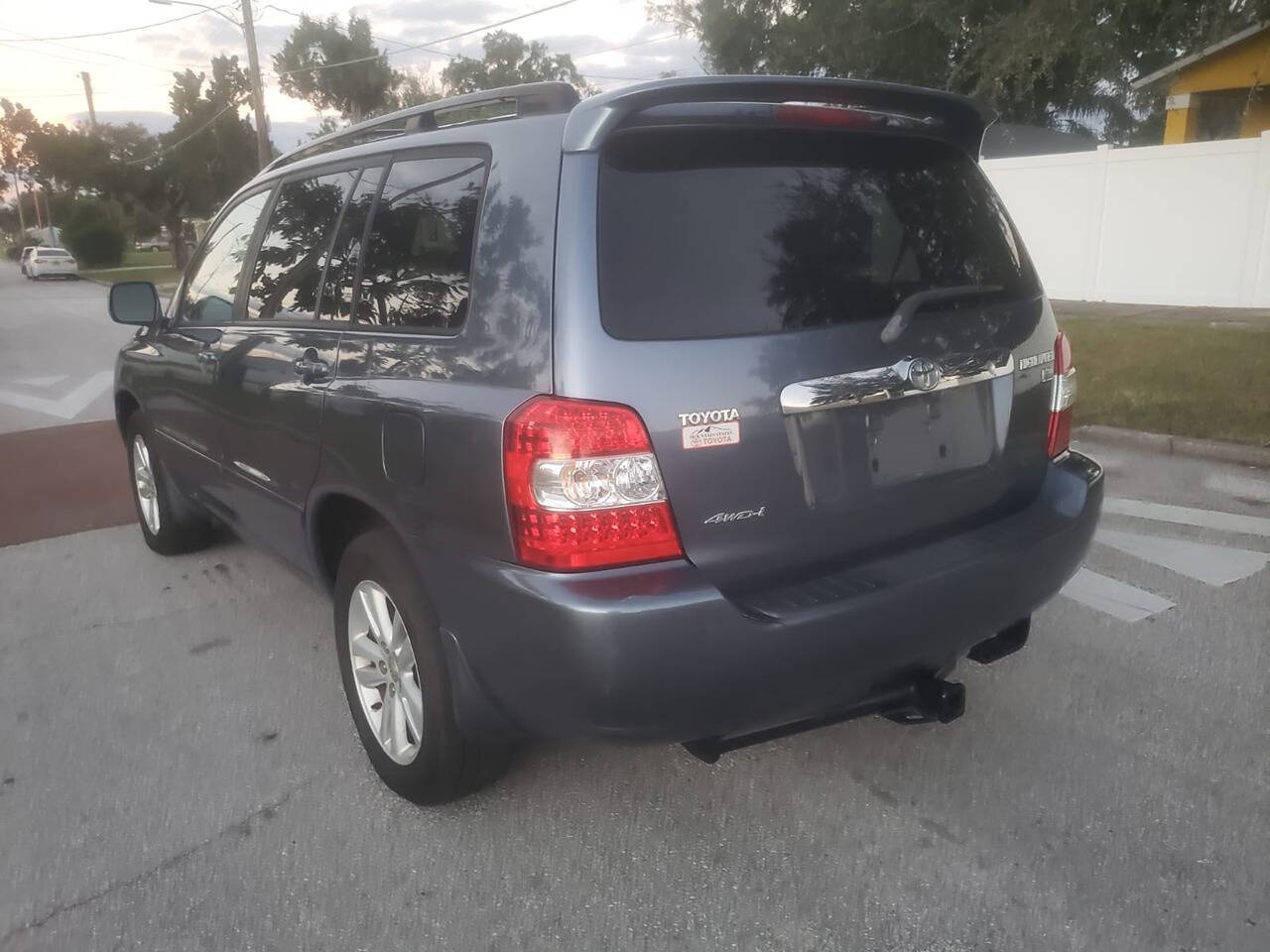 2006 Toyota Highlander Hybrid for sale at We Buy & Sell Cars Inc in Orlando, FL