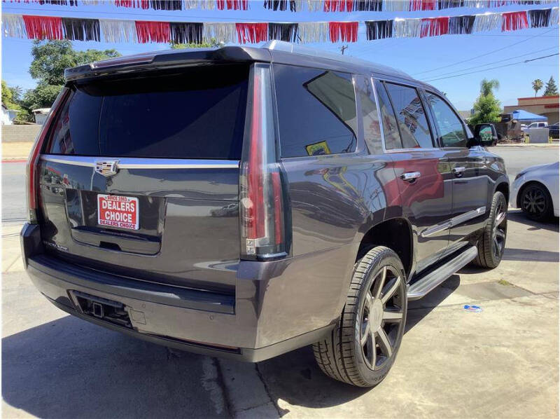 2016 Cadillac Escalade Luxury Collection