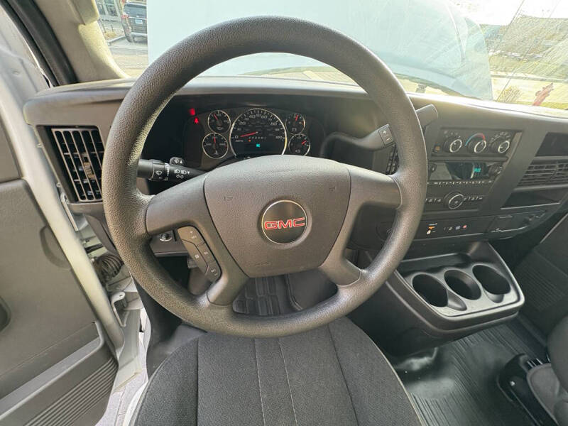 2024 GMC Savana 2500