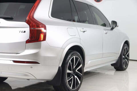 2022 Volvo XC90 T6 Momentum 7-Passenger