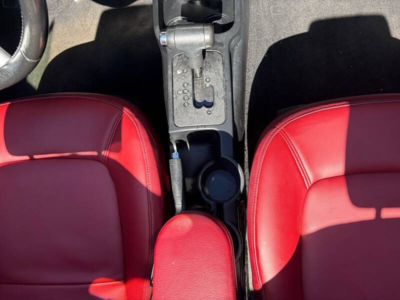 2009 Volkswagen New Beetle Convertible Blush Edition