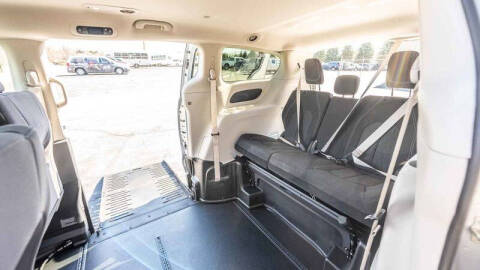 2024 Chrysler Voyager LX