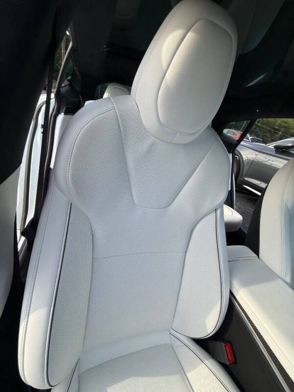 2022 Tesla Model S Plaid