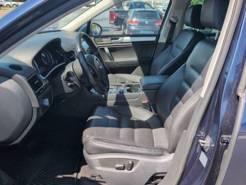 2012 Volkswagen Touareg VR6 Lux