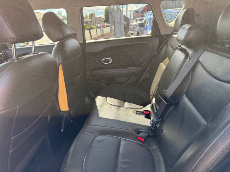 2015 Kia Soul +