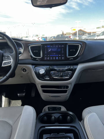 2017 Chrysler Pacifica Touring Plus