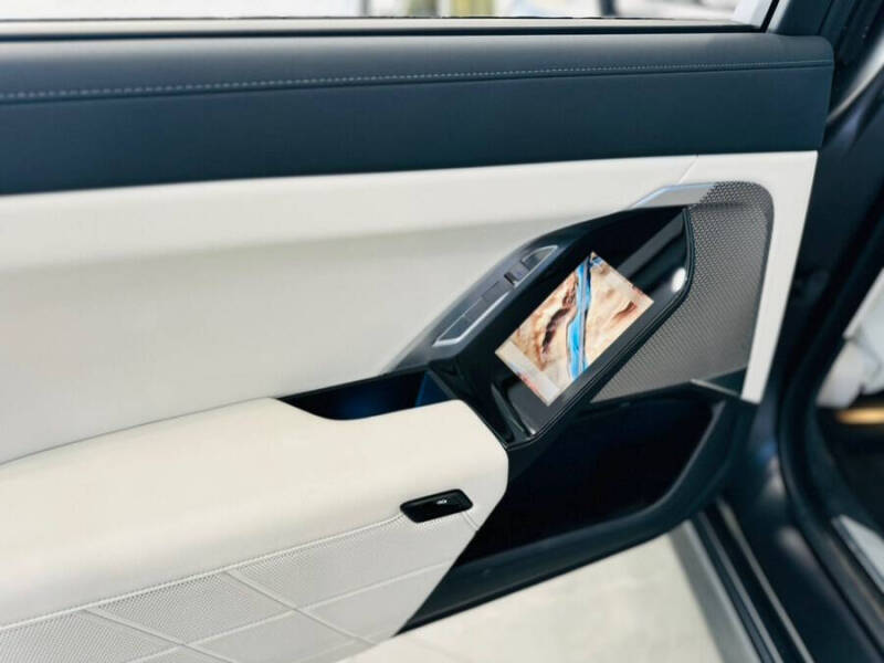 2023 BMW 7 Series 740i