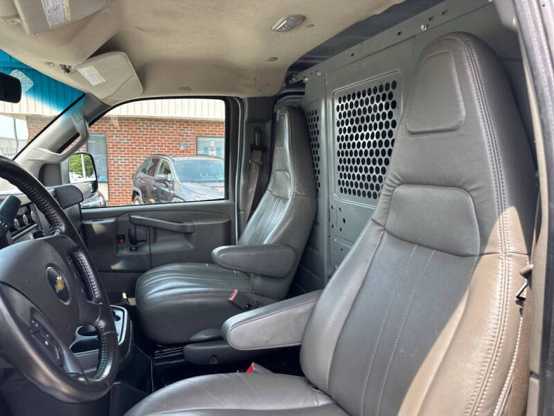 2022 Chevrolet Express 2500