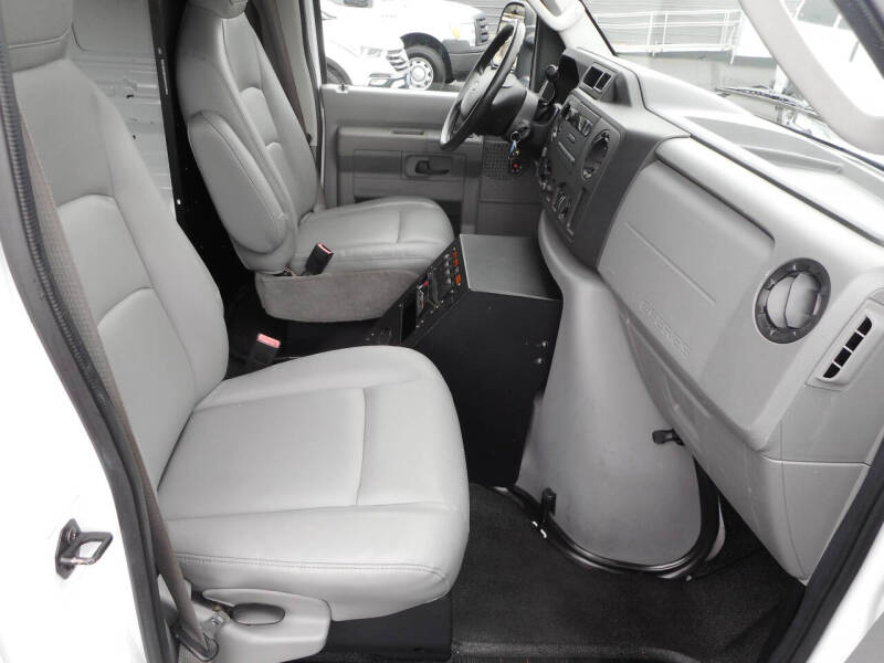 2009 Ford E-Series E-350 SD